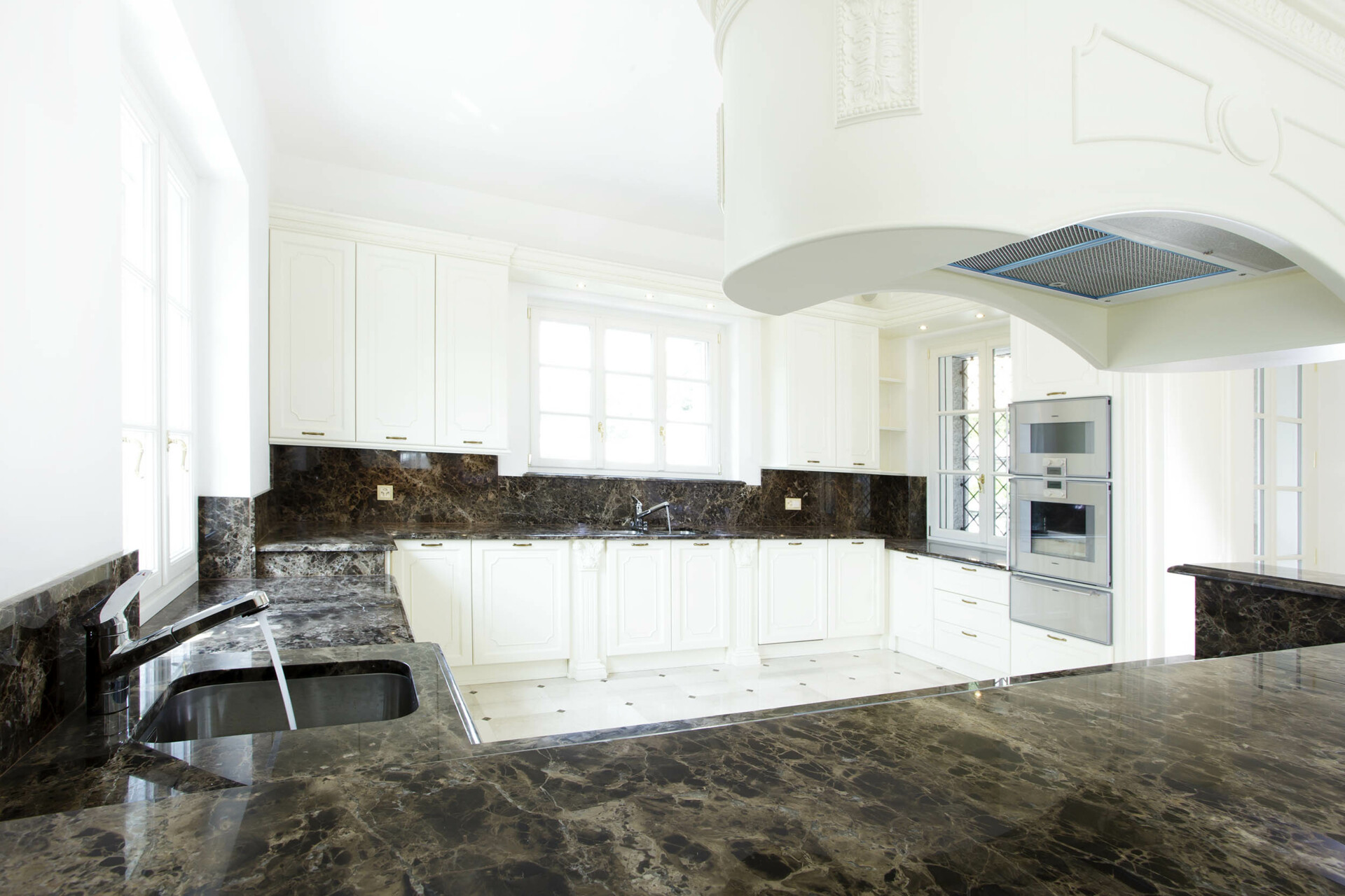 Private manor 10